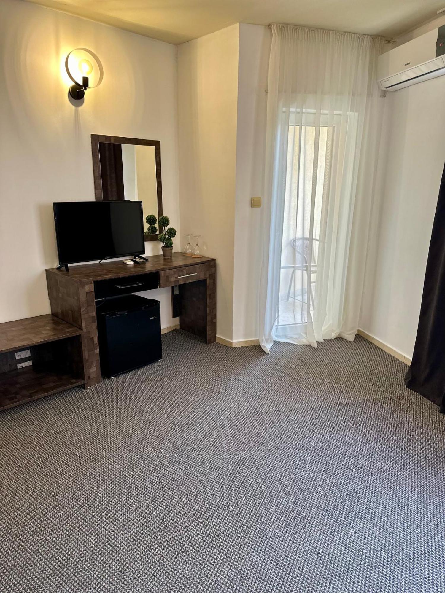 Brilliance Hotel Варна Стая снимка