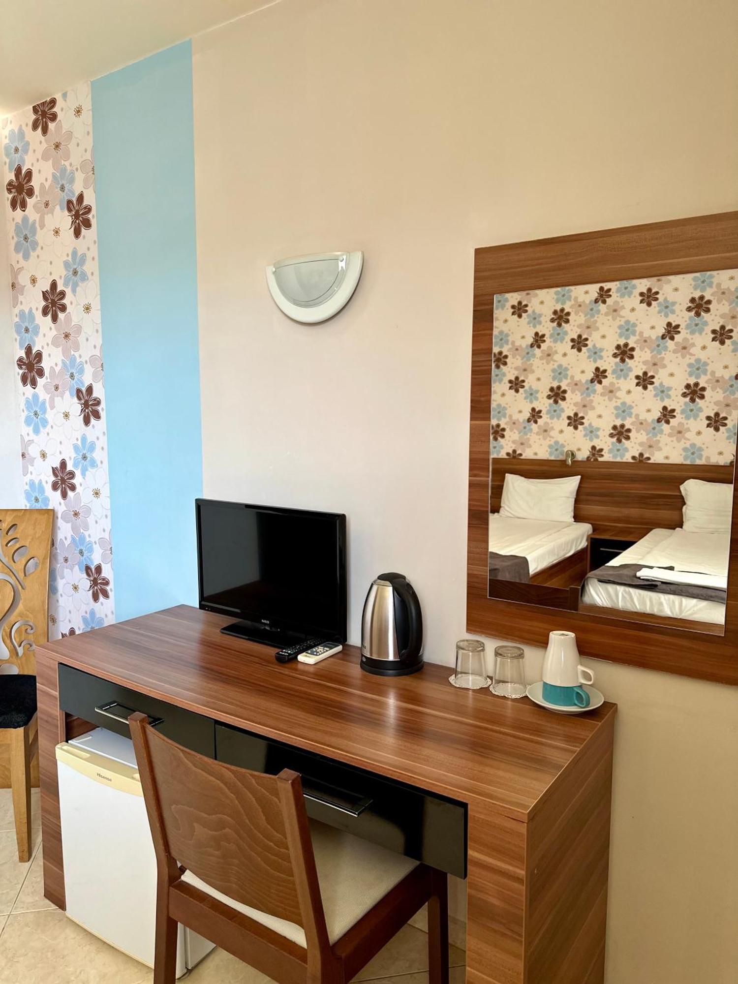 Brilliance Hotel Варна Стая снимка